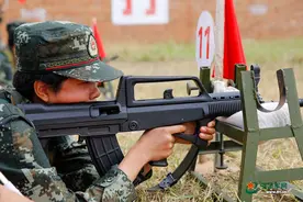 新兵第一次打靶，竟打出了这样一份成绩单图片