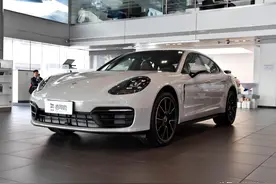 豪华旗舰轿车，V6大排量，后排独立座椅，带你看保时捷Panamera图片