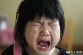 3岁女孩误食干燥剂，奶奶的一顿神操作，引得医生连连称赞图片