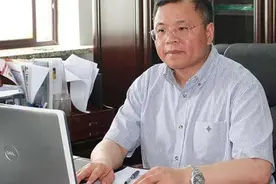 他宁可破产离婚也坚持回国，贡献有多大？西方：带给中国百年进步图片