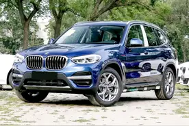 中型SUV宝马X3，标配8AT+防爆轮胎，典型的豪华车图片