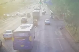 群众举报国道上客车逆行超车，萍乡交警迅速查处图片