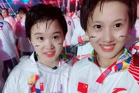 16岁的奥运冠军张家齐，梦想是一个芭比娃娃，5岁曾与郭晶晶合影图片