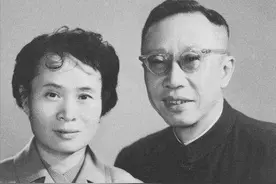 李淑贤和溥仪闹离婚，溥仪跪下来求妻子：你有什么条件，都可以提图片