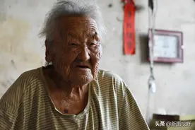 77岁儿子谈长寿经验，100岁母亲插话说出生活秘诀，极具人生智慧图片