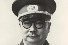 1941年，李克农密见一青年教师，得到重要情报，毛主席：一网打尽图片