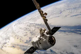 一千多颗卫星在绕地球运行，俄罗斯130颗，美国600颗，中国有多少图片