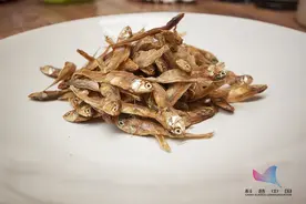 超市里一元一包的小鱼干，到底是用什么鱼做的？能放心吃吗？图片