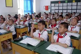 班主任给学生调座位时看似公平，其实也有很多你不了解的套路图片
