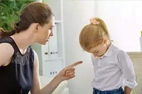 孩子被骂后顶嘴还是闭嘴？孩子挨骂后总是闭嘴，潜藏的问题更多图片