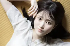 备受瞩目的女演员·福本莉子时隔4年再发写真集图片