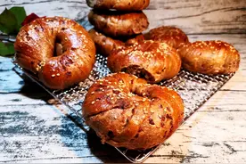 想减肥的要收藏，教你做黑全麦无蔗糖无油脂面包，营养美味又饱腹图片