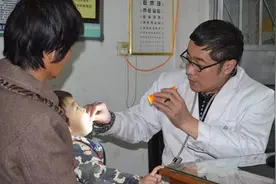 10岁男孩干吃不长个，成“小萝卜头”，医生：3种食物别再给娃吃图片