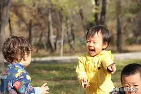 “孩子班上的残疾学生应去特校”，家长的要求过分了图片
