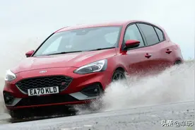 全新福特福克斯ST小钢炮：自动挡始终是影响性能的阻碍？图片