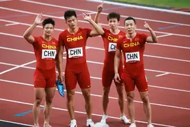 第三棒已超英国，为何接力仍未拿牌？苏炳添赛后给出原因，很遗憾图片
