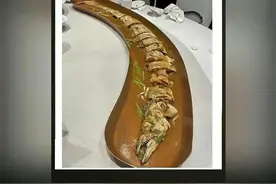 “趁爷爷睡觉，我把爷爷的茶杯洗了”评论区沸腾了图片