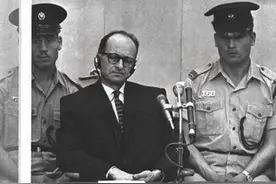 纳粹屠夫逃亡16年被捉住：1961年12月15日艾希曼判死刑图片