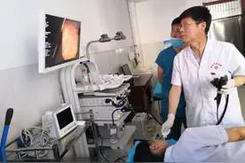当医生告诉她胃镜从鼻孔做的时候，她懵了：胃镜不是从嘴里做吗？图片