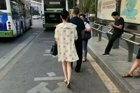 请用方言形容美女图片