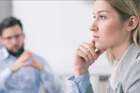 妻子每天晚上去夜跑，竟然是为了出轨，我发现后：直接离婚图片