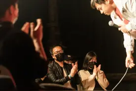 火爆全国的脱口秀，我在武汉看到了图片