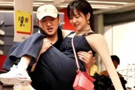 于小彤恋情曝光，新欢与海陆、陈小纭撞型，妈妈下令35岁才许结婚图片