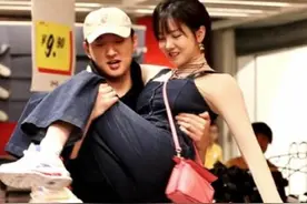 于小彤恋情曝光，新欢与海陆、陈小纭撞型，妈妈下令35岁才许结婚图片