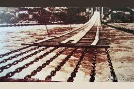 300年前，古人如何将40吨铁索搭建大渡河之上，一年建成泸定桥？图片