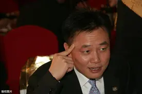 初中肄业，几人公司，清华北大才子甘愿效命，黄光裕这项技能太牛图片