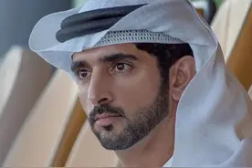 “人生赢家”哈曼丹：颜值让男人羡慕，车牌比王思聪整个车库还贵图片