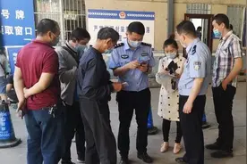 现场直击→贵阳市电动车上牌第一天，10分钟内办理完成图片