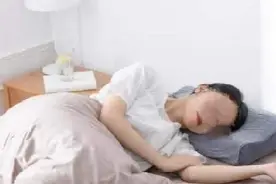 西安一男子夜闯足浴店女宿舍，强行猥亵，女子反抗后被打至尿失禁图片