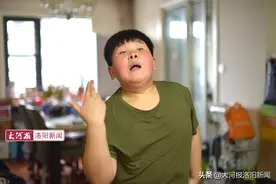洛阳：12岁男孩凭魔性舞姿+夸张表情走红，还受邀到美国参加节目图片