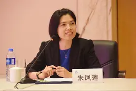 “铿锵玫瑰”朱凤莲，从客家小妹到女发言人：怒怼小人、犀利回击图片