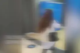 中国快递柜爆红欧洲#,网红美女教学如何取包裹图片