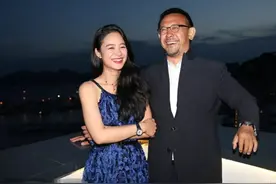 女演员因戏生情，和导演假戏真做，戏还没拍完就有了身孕图片