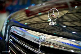 戴姆勒、梅赛德斯与奔驰到底什么关系？一篇文章让你彻底弄明白图片