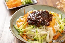 手擀面、挂面煮法不相同，一样下锅就错了，用对方法面条爽滑筋道图片