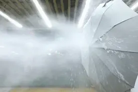 始于颜值，终于品质！抗风8级的好雨伞，1秒能开合图片