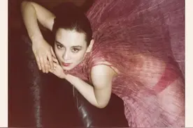 她取了个中国名字，从此纵横西方名流艺术圈30年图片