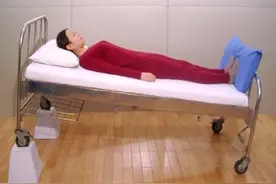 晚上睡觉用乳胶枕到底好不好？检测发现：一种乳胶枕千万别用图片