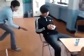 总有刁民想害朕，看朕一个漂亮的回头杀图片