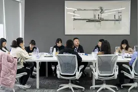 朝阳团区委书记孙博洋一行走访粉笔教育图片