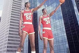 NBA上古巨星传-奥拉朱旺！玄天迷踪步，大梦方初醒！（下）图片