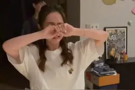 邓紫棋生日宴现场曝光，收999朵玫瑰感动到哭，男友Mark低调出镜图片