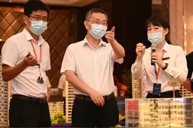 陈恢清调研房地产业发展时强调了这些图片