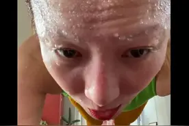 郑秀文丧父后消瘦憔悴像老了十岁，疯狂健身累得大汗淋漓仍不停歇图片