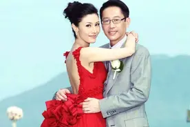 不敢骂何超琼的李嘉欣，为啥又敢骂何超琼的父亲何鸿燊？图片