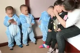 三胞胎合伙欺负小姨，妈妈赶来后问是谁打的，三兄弟立刻窝里反了图片
